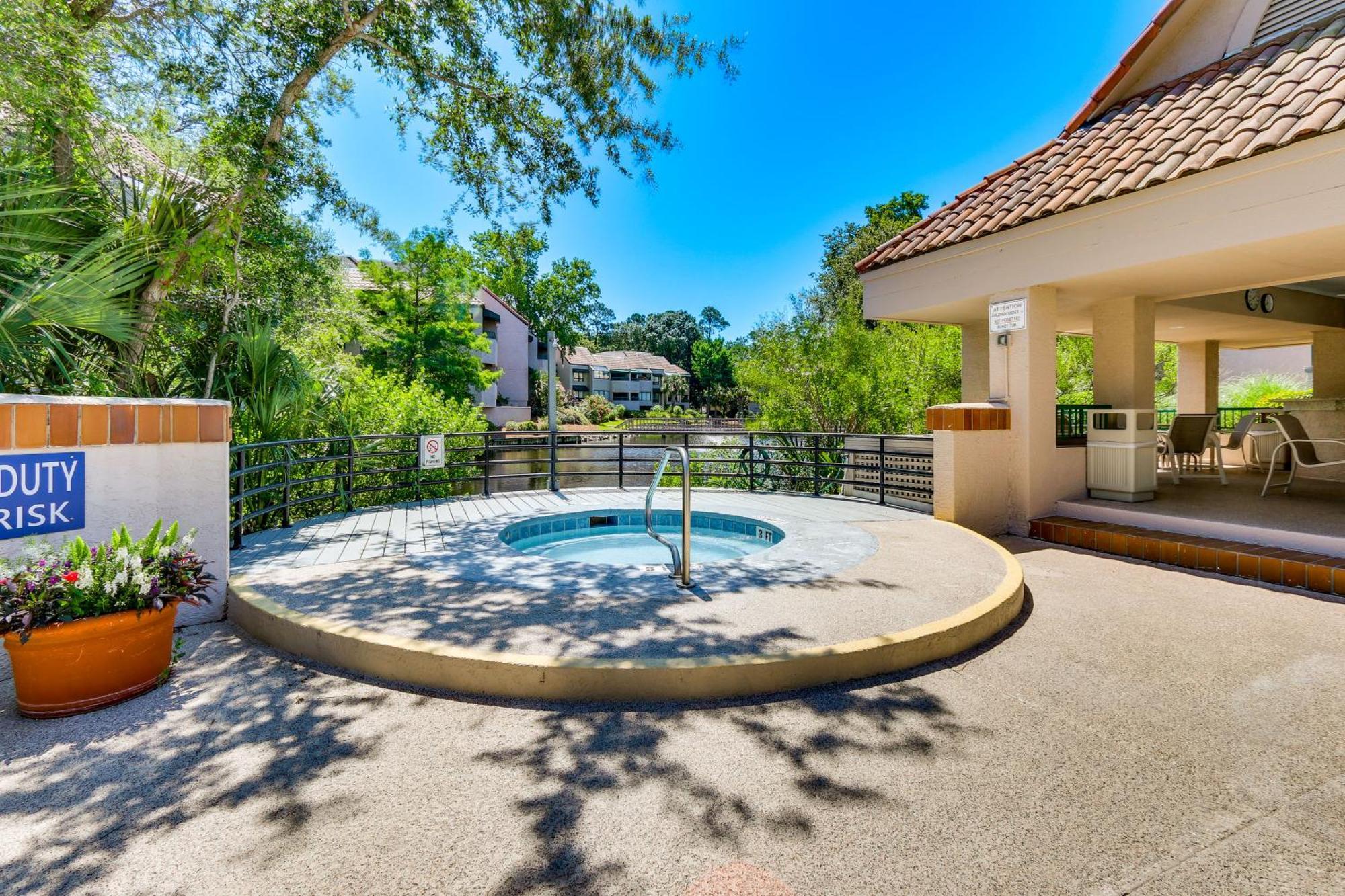 2 Mi To Beach Dog-Friendly Hilton Head Condo! Hilton Head Island Exteriér fotografie